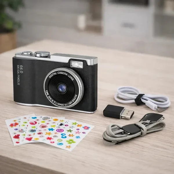 Retro digitalni fotoaparat u stilu 2000-ih